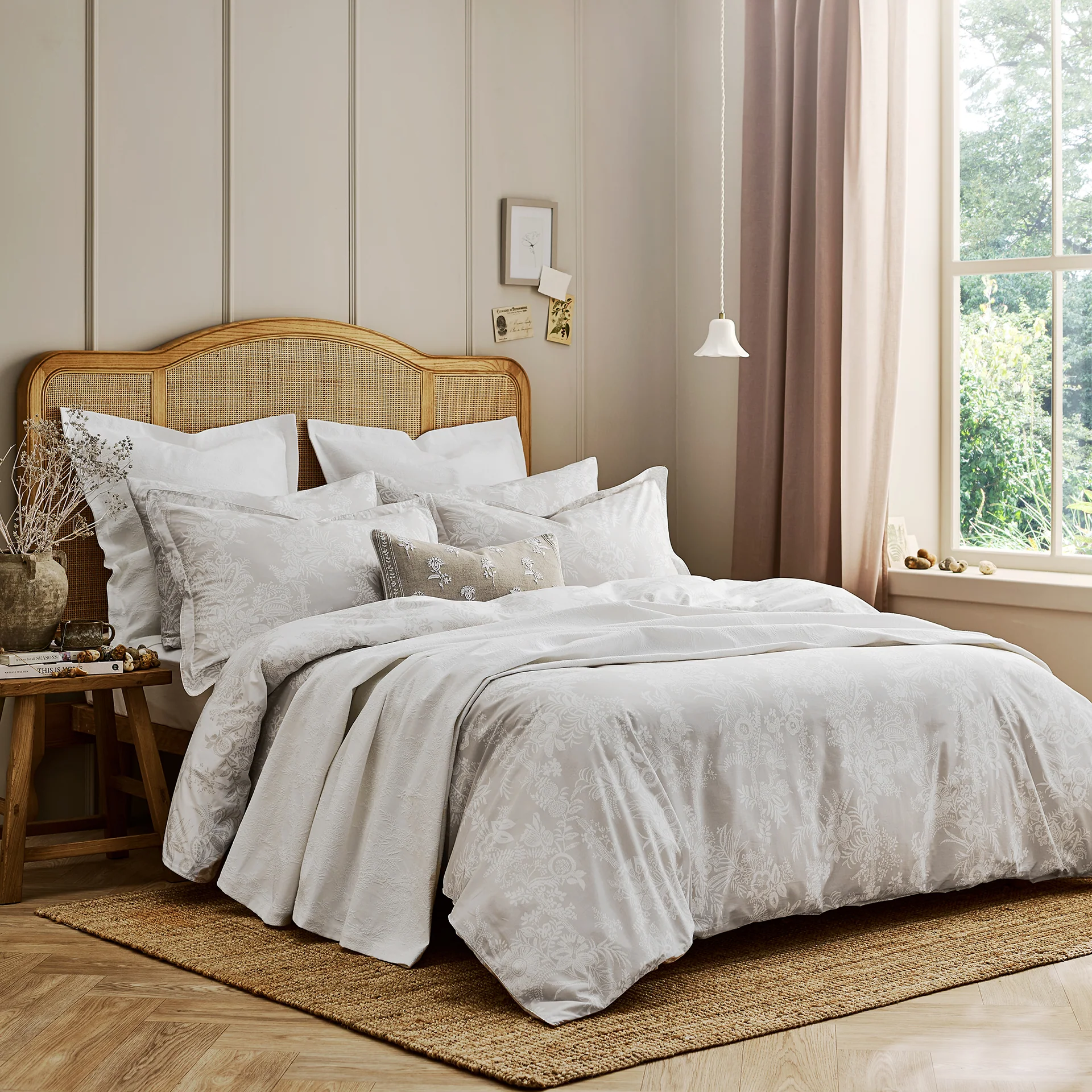Beatrice Duvet Set - Image 2