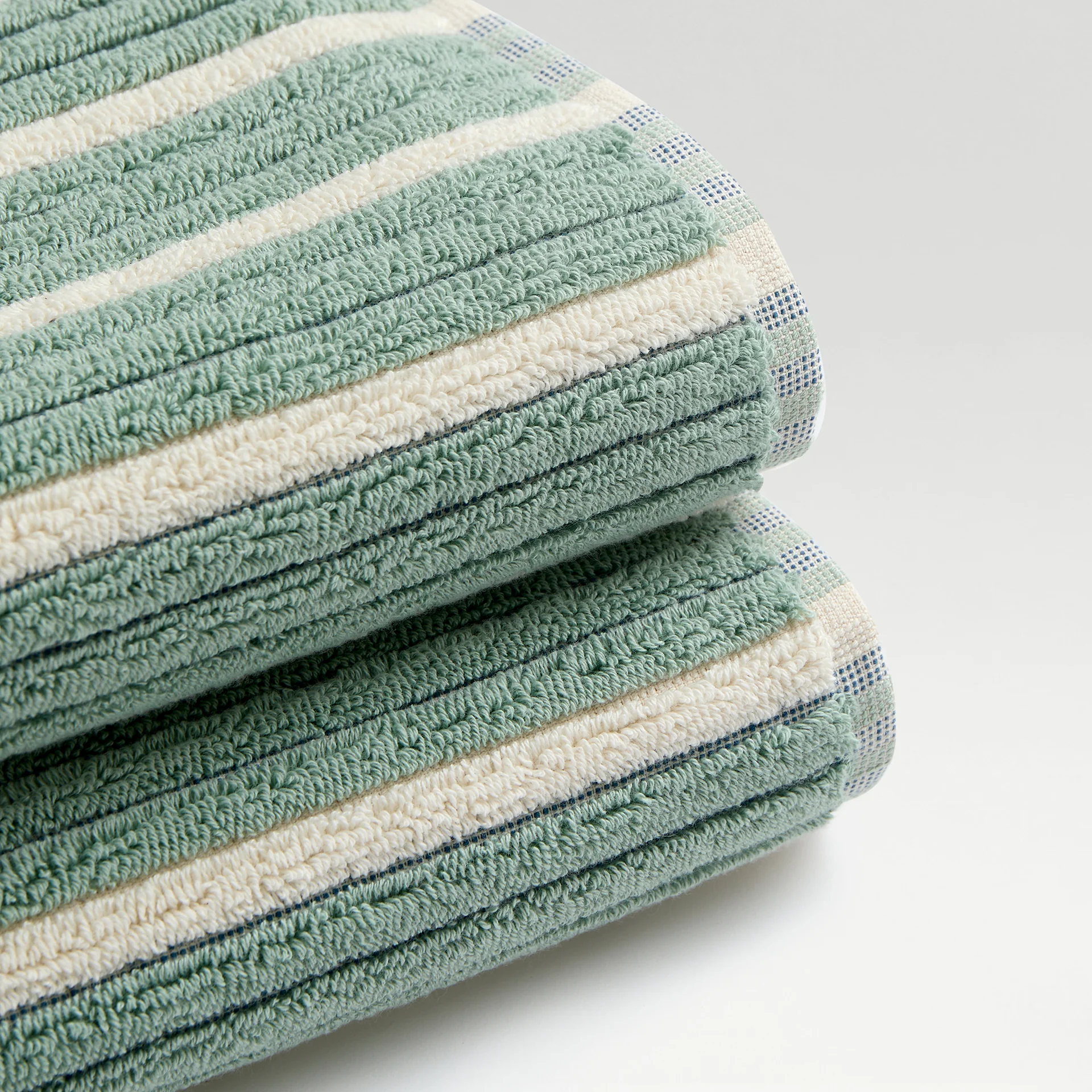 Darwin Towel - Image 2