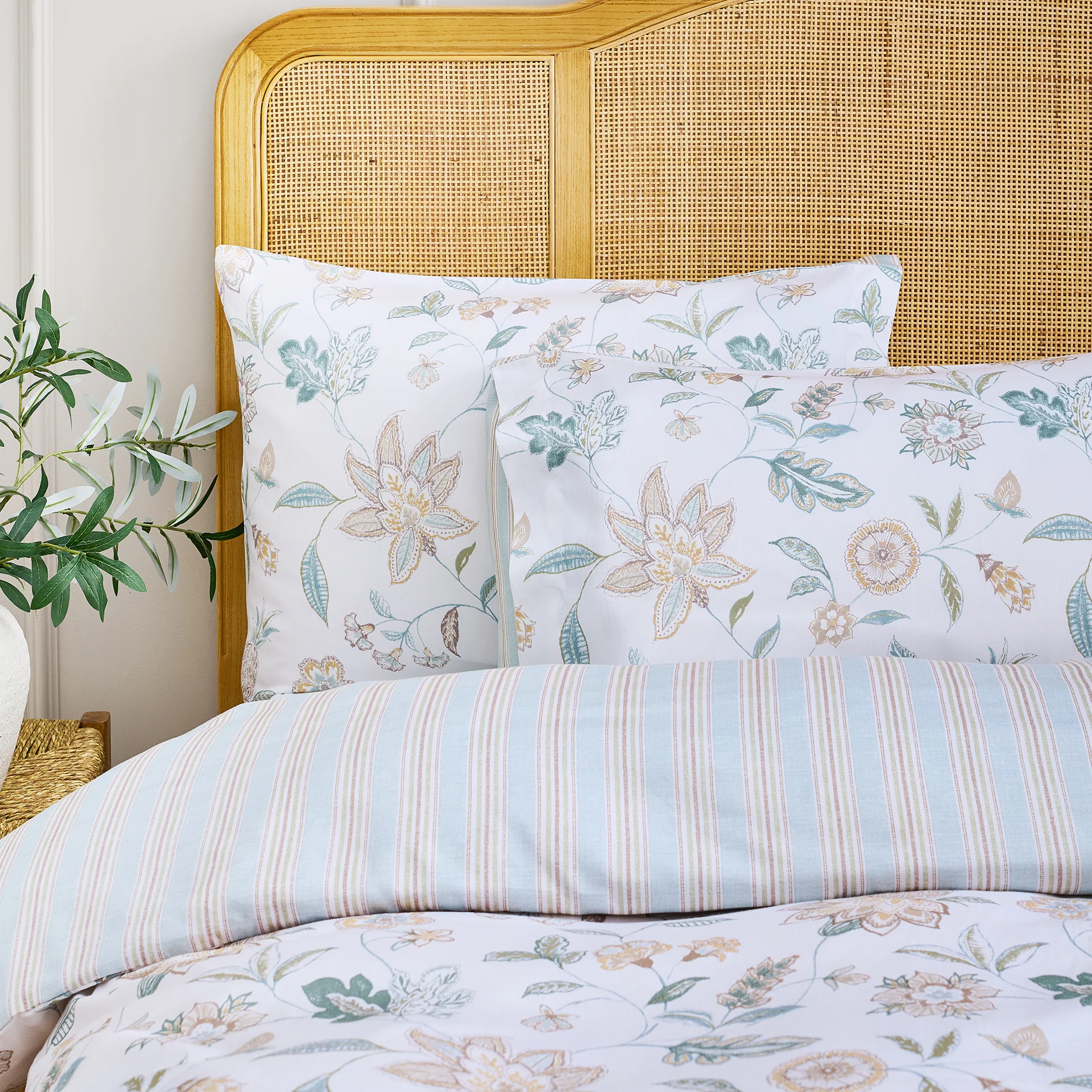 Kew Standard Pillowcase Pair - Image 3