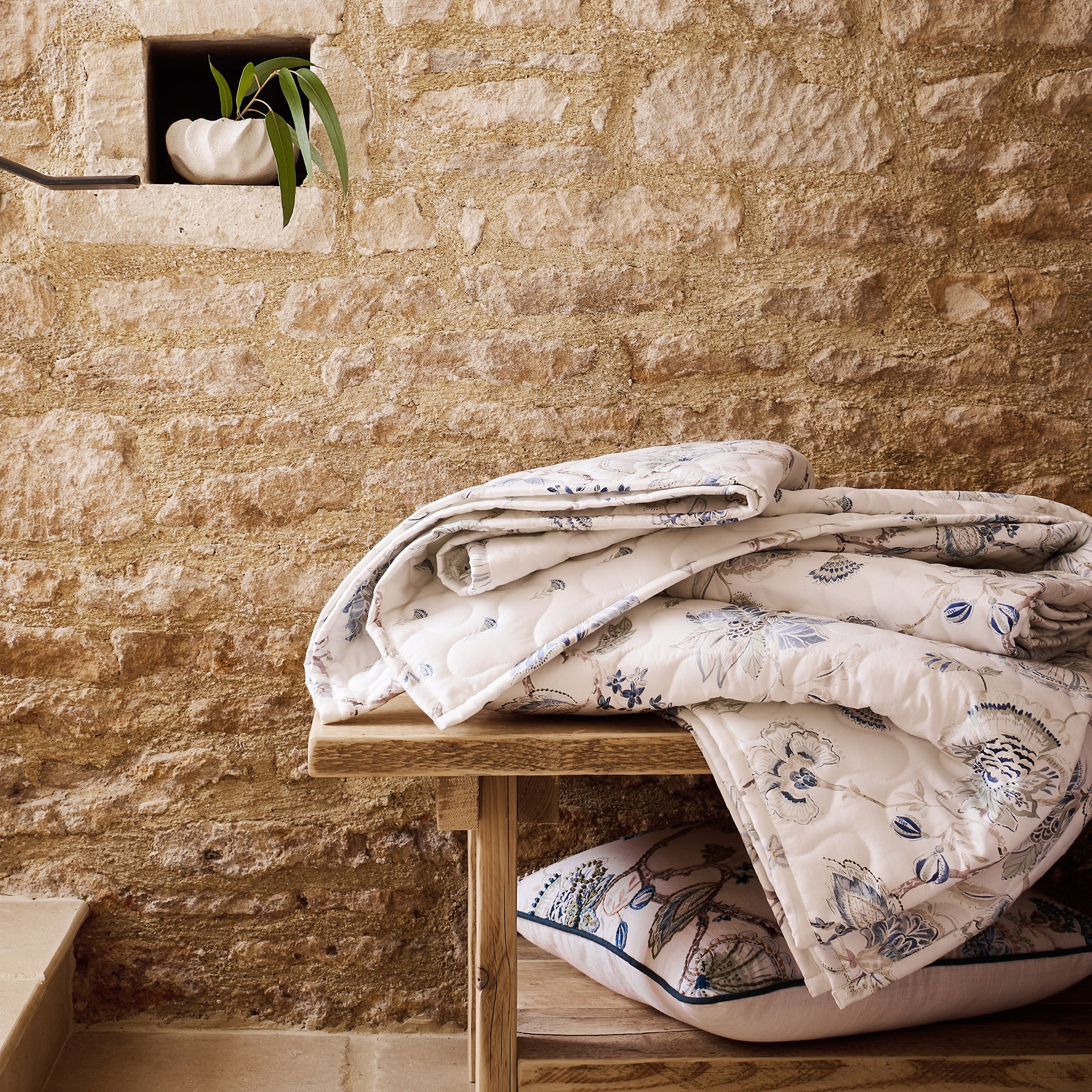 Tropical Floral Coverlet - Image 4